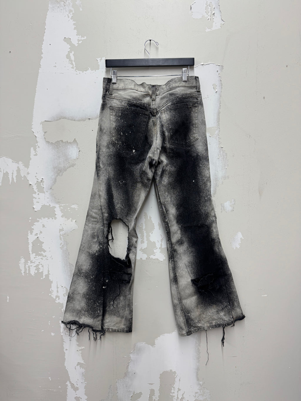2023 Knee blowout denim