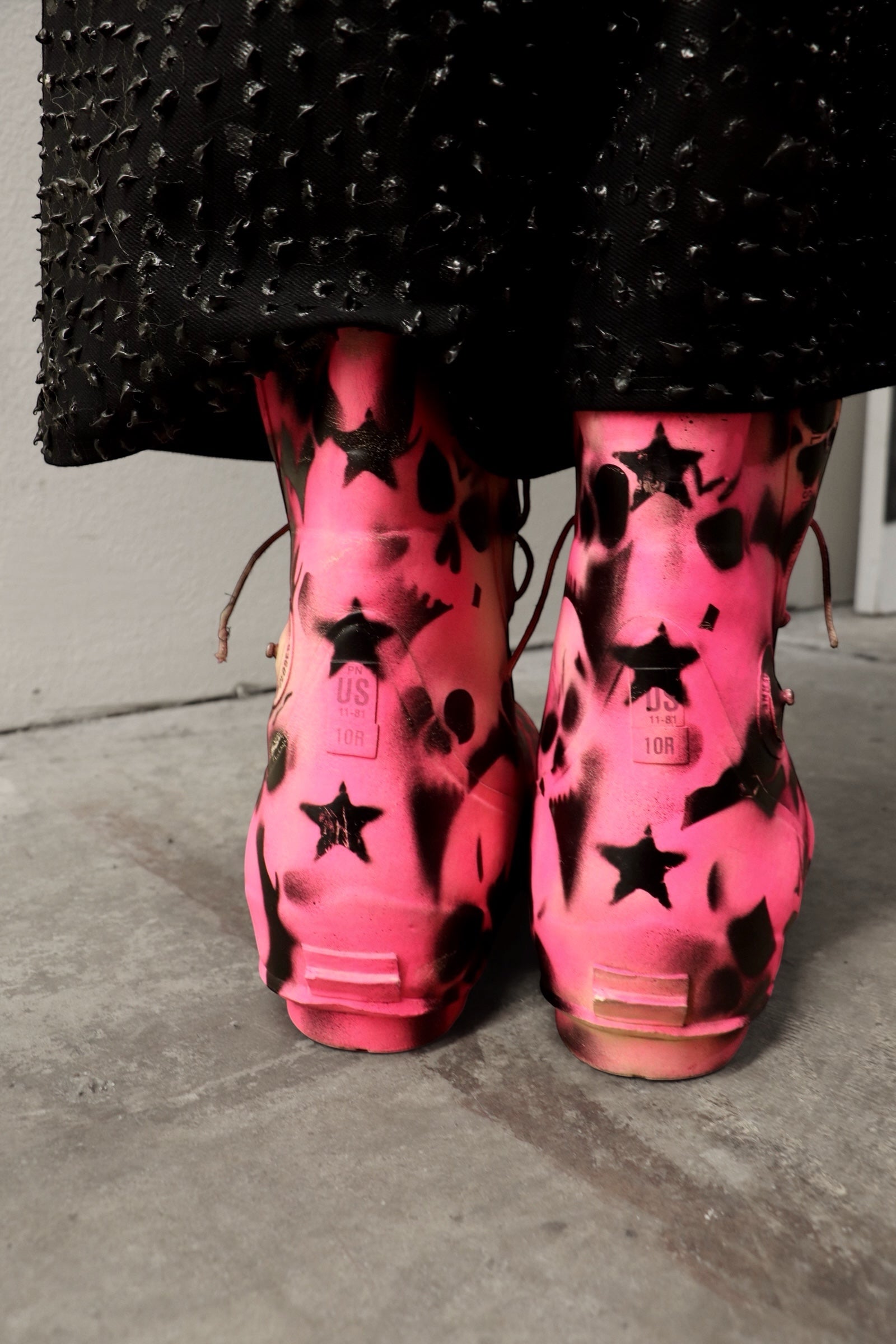 Skull crusher boots