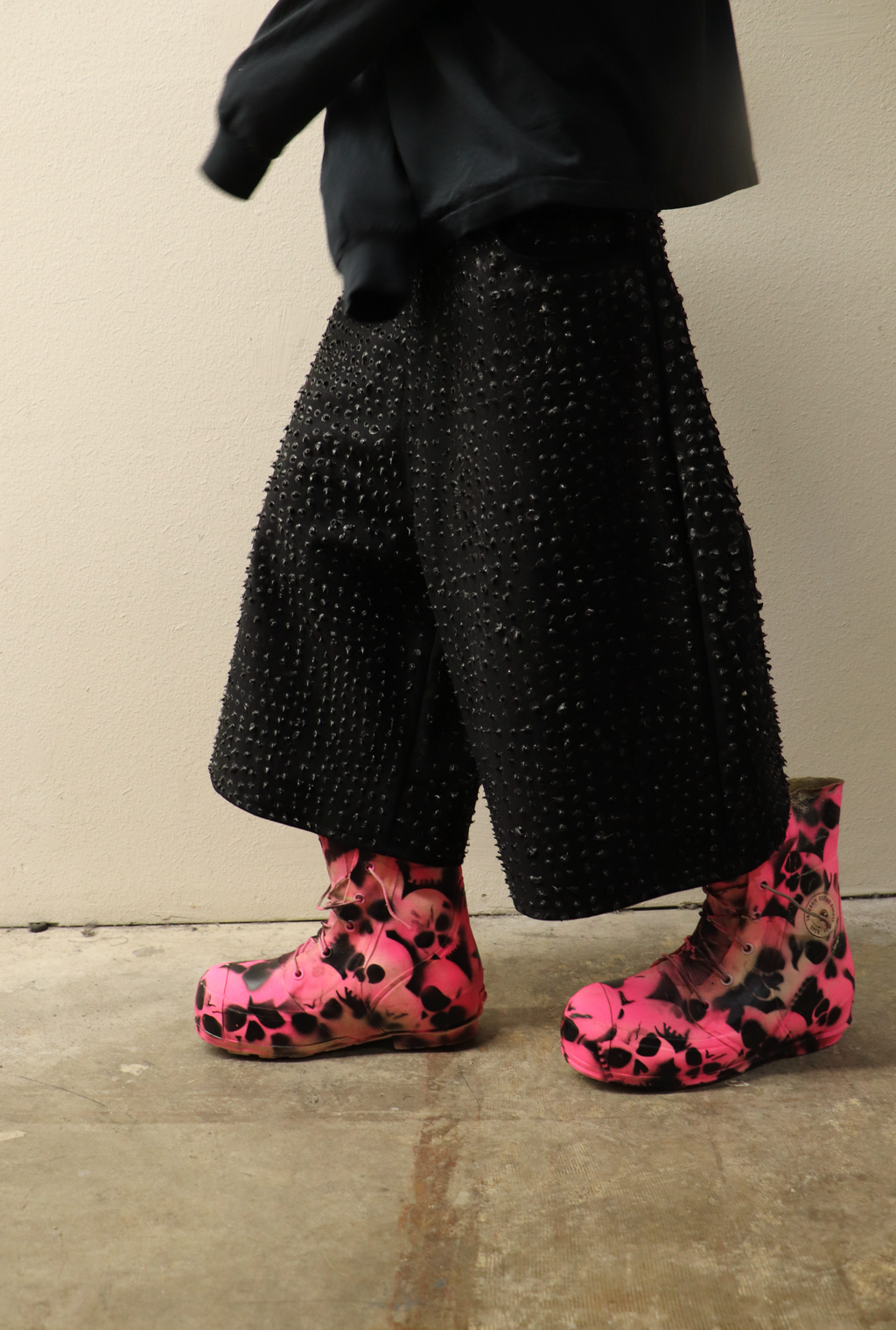 Skull crusher boots