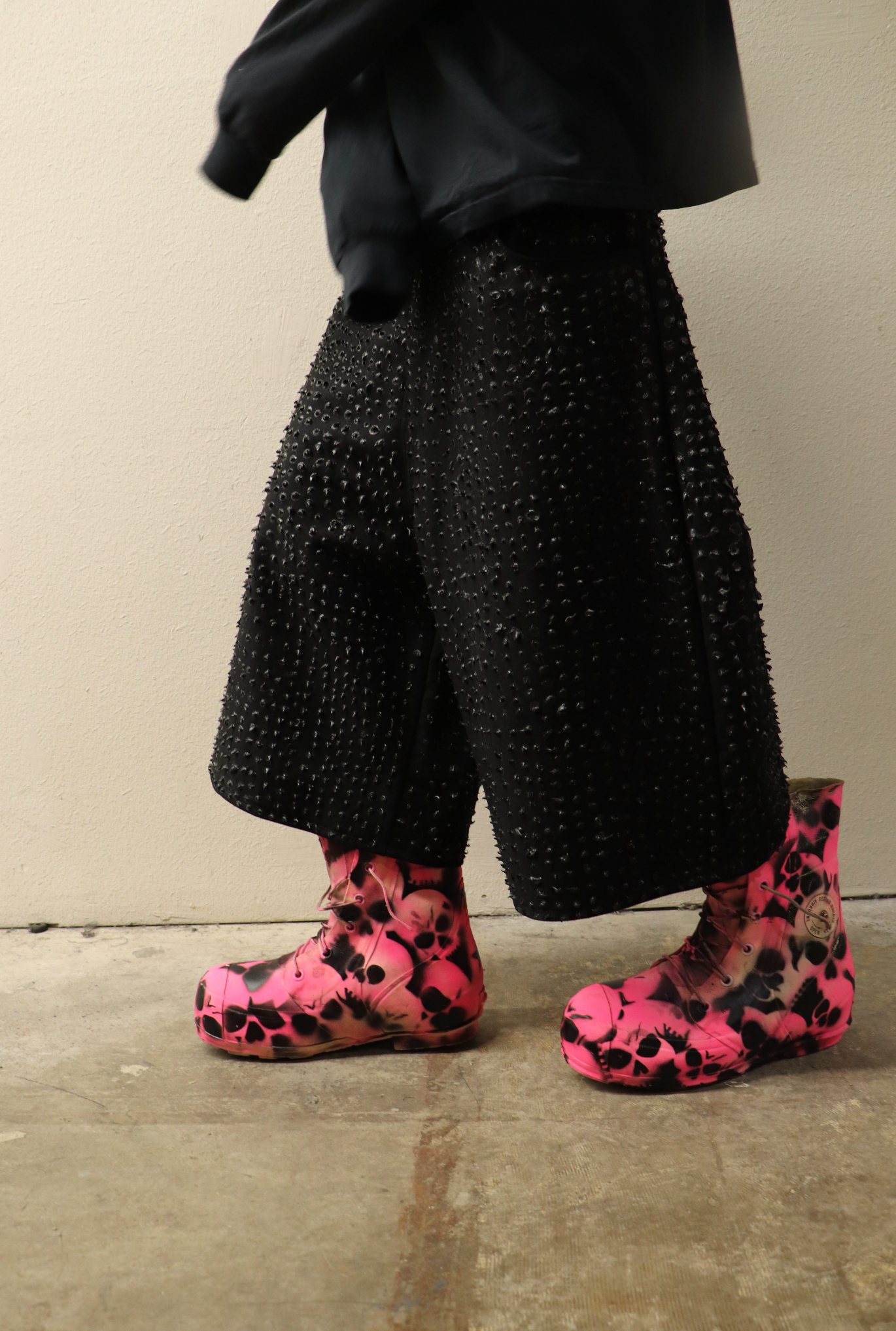 Skull crusher boots